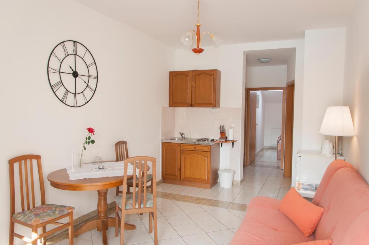 Apartmenthaus Kosirina-Tisno Extérieur photo